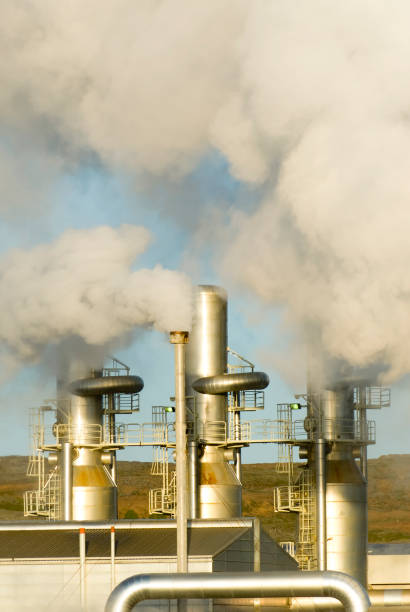 przewody o zachodzie słońca - geothermal power station pipe steam alternative energy zdjęcia i obrazy z banku zdjęć