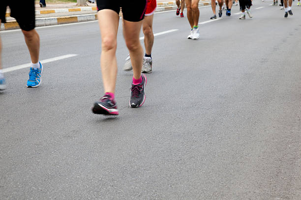 corredores de maratona - healthy lifestyle turkey sport marathon - fotografias e filmes do acervo