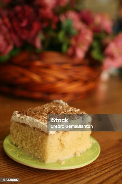 Tres Leches 케이크 케이크에 대한 스톡 사진 및 기타 이미지 - 케이크, 3, 꽃 한송이