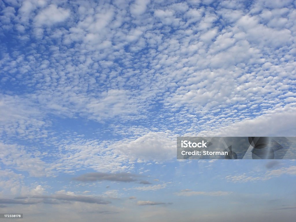 Altocumulo cloud strato - Foto stock royalty-free di Altocumulo