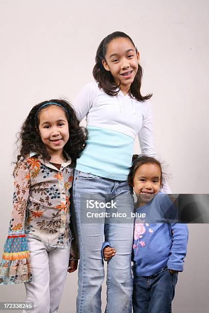 Irmãs - Fotografias de stock e mais imagens de 10-11 Anos - 10-11 Anos, 6-7 Anos, 8-9 Anos