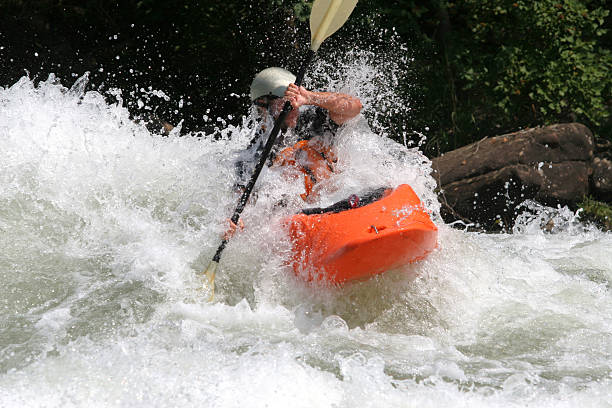 acqua calda - kayaking white water atlanta river nature foto e immagini stock