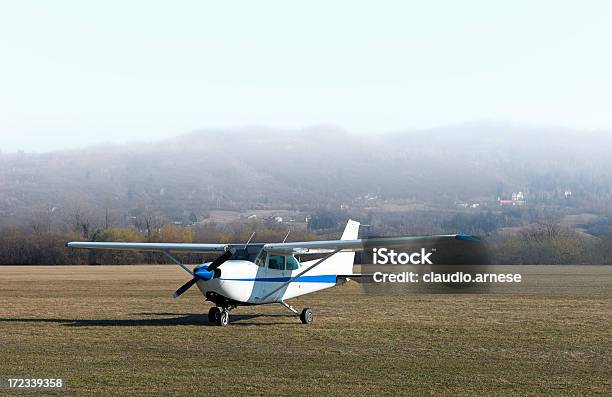 Airplain Color Image Stockfoto und mehr Bilder von Bildkomposition und Technik - Bildkomposition und Technik, Einzelner Gegenstand, Entfernen