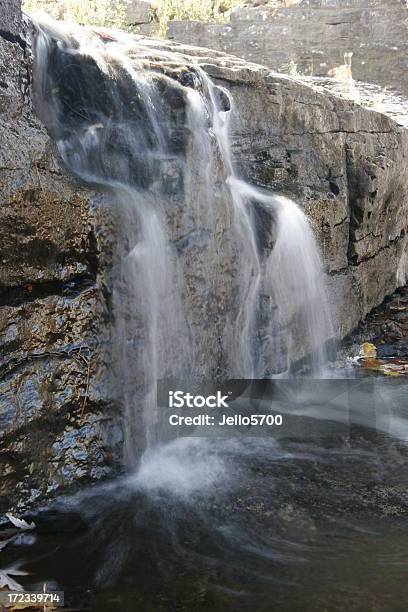 Catarata De Rock - Fotografias de stock e mais imagens de Ao Ar Livre - Ao Ar Livre, Cair, Caminhada