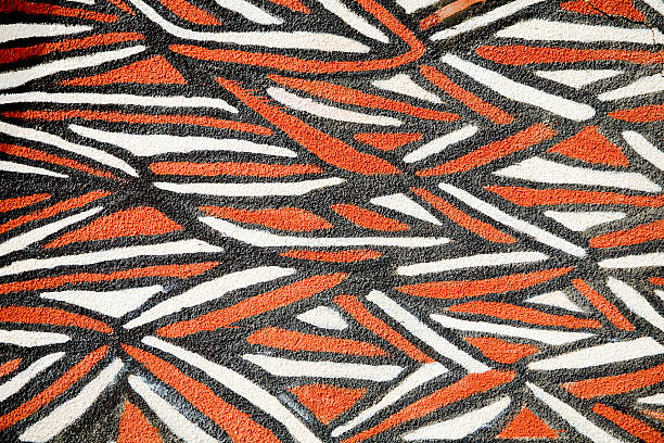 gana e burkina faso: tradicional gourounsi parede padrão - africa pattern tribal art ghana imagens e fotografias de stock