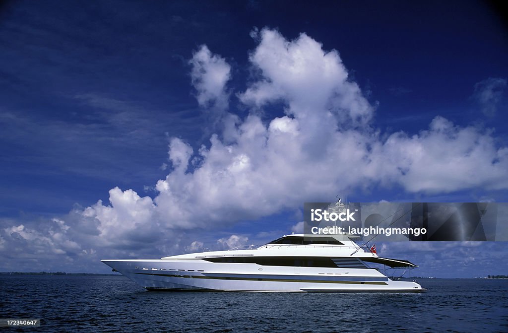 motor yacht de luxe - Photo de Voilier à moteur libre de droits