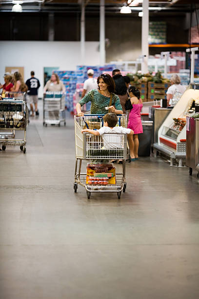 istock Supermarket Shopping 172341629