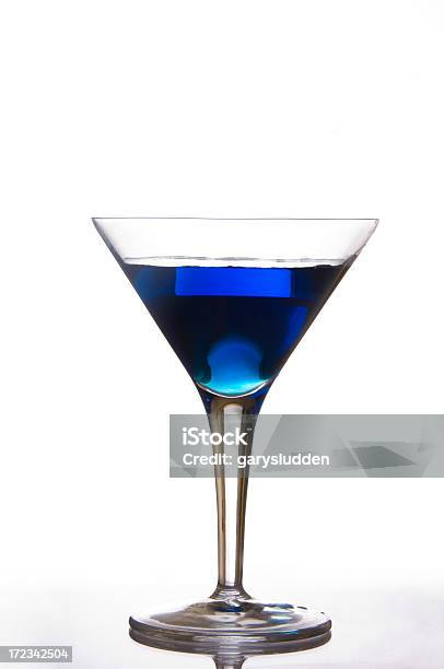 Blau Cocktail Stockfoto und mehr Bilder von Weißer Hintergrund - Weißer Hintergrund, Alkoholisches Getränk, Blau