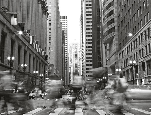 istock Chicago LaSalle Boulevard Hustle and Bustle 172342679