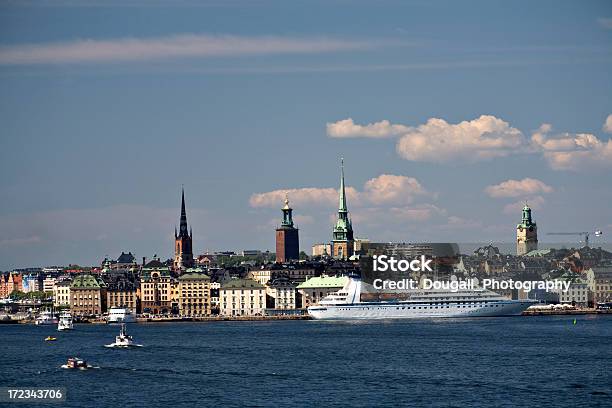 Stockholm Krajobraz Miejski - zdjęcia stockowe i więcej obrazów Statek wycieczkowy - Statek wycieczkowy, Sztokholm, Budynek z zewnątrz