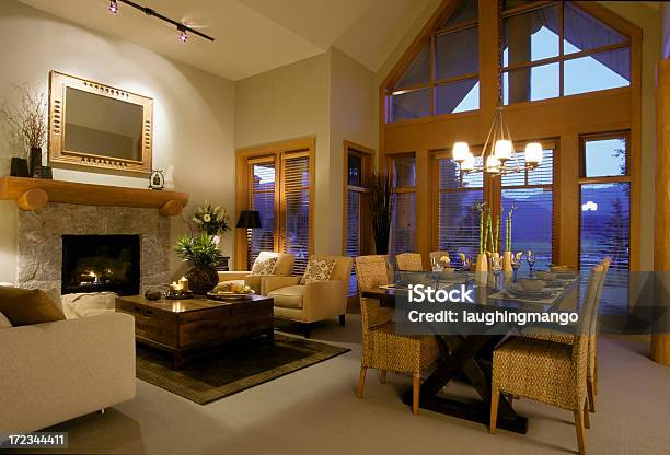 Casa Moderna Sala De Estar Foto de stock y más banco de imágenes de Casa solariega - Casa solariega, Whistler - Columbia Británica, Adosado