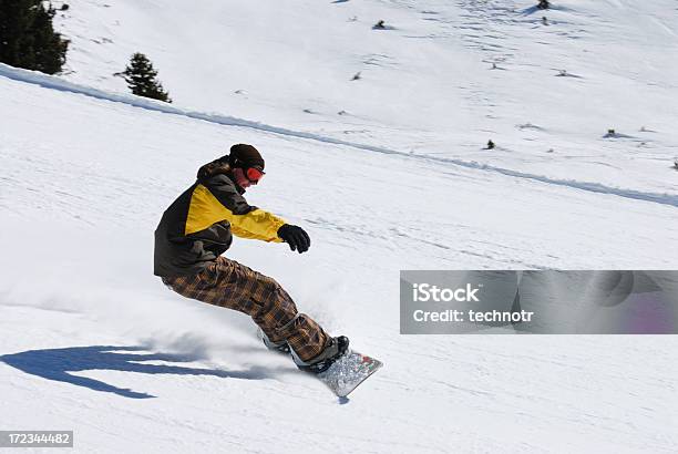 Snowboarder - Fotografie stock e altre immagini di Acrobazia - Acrobazia, Allenamento, Attività