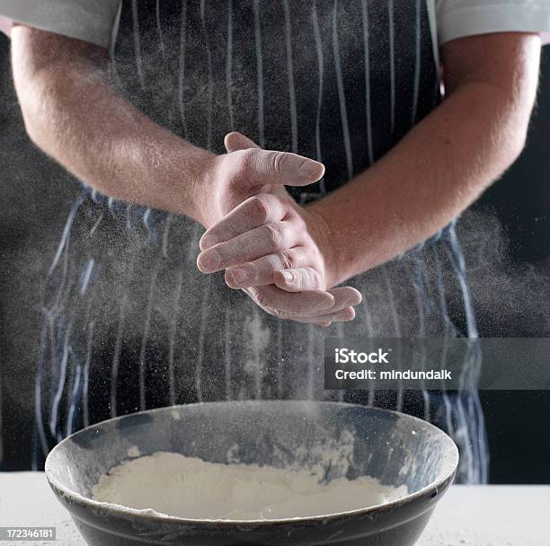 셰프리 제조 식빵 검정색 배경에 대한 스톡 사진 및 기타 이미지 - 검정색 배경, 요리사, 밀가루