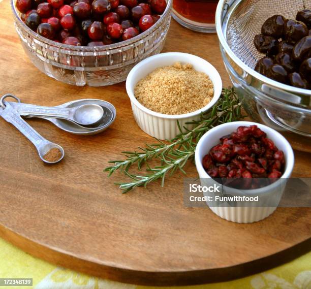 Molho De Oxicoco Cozinhar Os Ingredientes Para Natal Thanksgiving Férias Alimentos - Fotografias de stock e mais imagens de Base - Comida e Bebida