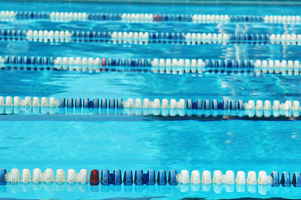 la competencia carril de natación - lap pool fotos fotografías e imágenes de stock