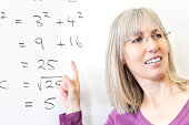real-weibliche-mathematik-lehrer.jpg?b=1&s=170x170&k=20&c=Zx_1sSDCSBc1oOOkOAJXyQx4gWJpWBul6Zeajep6ELQ=