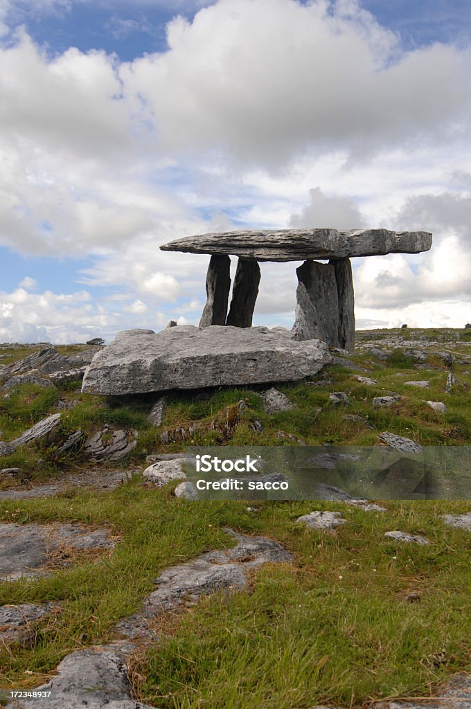 Megalithic Grób w Irlandii (The Burren - Zbiór zdjęć royalty-free (Grób - miejsce pochówku)