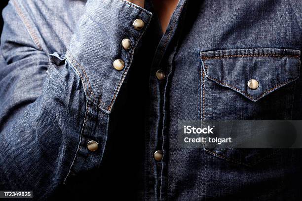 Foto de Camiseta Em Denim e mais fotos de stock de Bolso - Bolso, Botão - Artigo de costura, Camisas