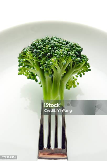 Foto de Sonhando Com Brócolis e mais fotos de stock de Alimentação Saudável - Alimentação Saudável, Branco, Brócolis