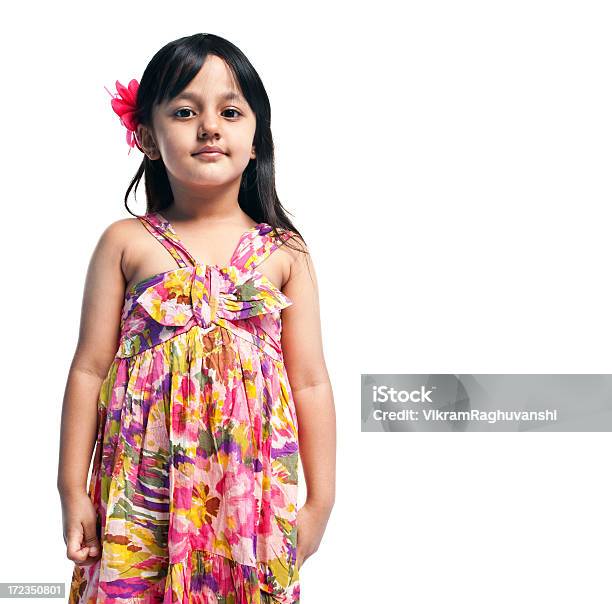 Fröhlich Kleiner Indische Mädchen Isoliert Auf Weiss Stockfoto und mehr Bilder von Kind