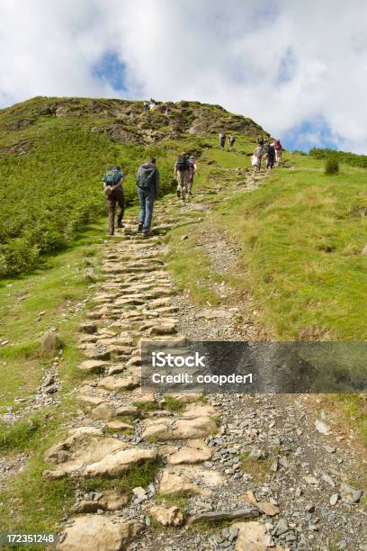 Hill A Foto de stock y más banco de imágenes de Cumbria - Cumbria, Lago, Zona residencial