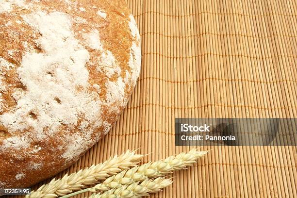 Chleb I Pszenica - zdjęcia stockowe i więcej obrazów Bambus - Tworzywo - Bambus - Tworzywo, Bez ludzi, Bochenek chleba