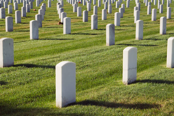 istock Graves at the National Cemetery 172352673