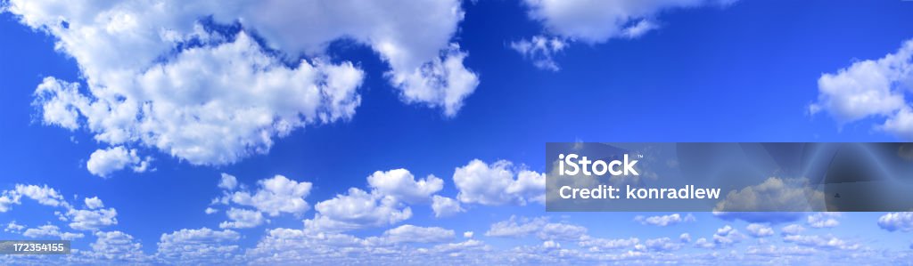 Chmury na niebie - Zbiór zdjęć royalty-free (Bez ludzi)