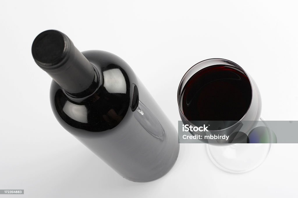 Garrafa e copo de vinho tinto - Foto de stock de Bebida royalty-free