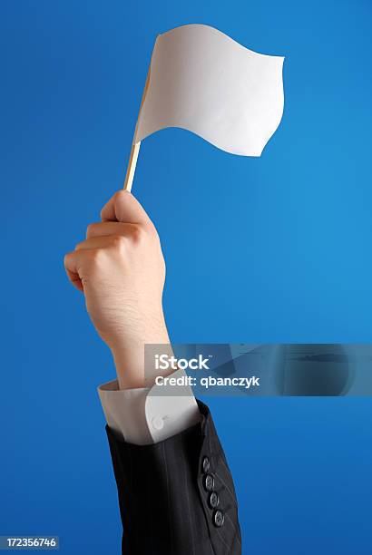 Rinuncio - Fotografie stock e altre immagini di Bandiera bianca - Esprimere a gesti - Bandiera bianca - Esprimere a gesti, Affari, Adulto