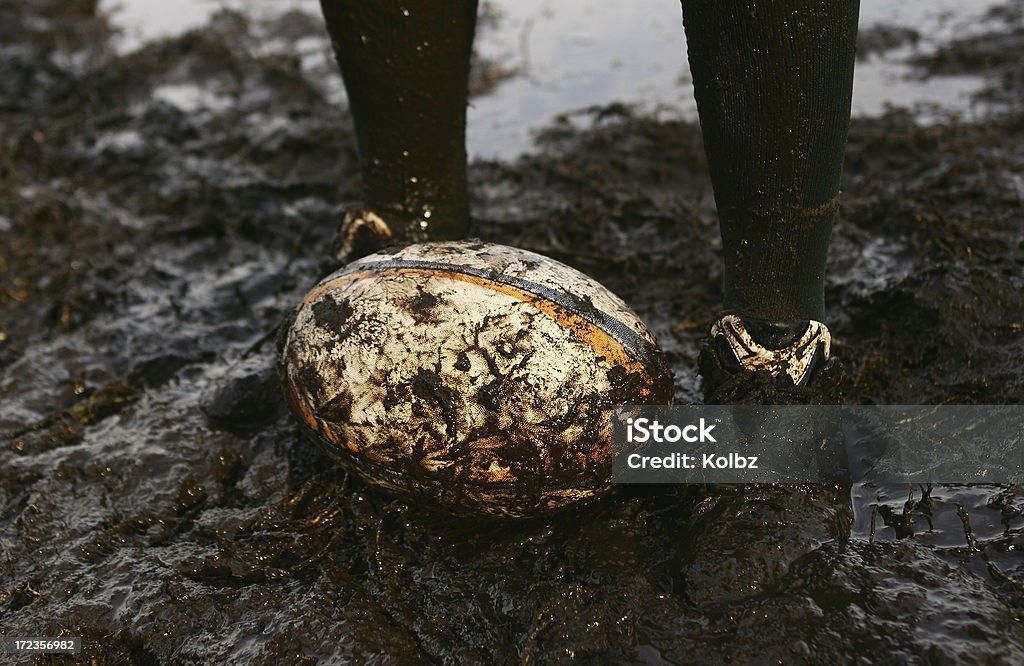 Muddy Rugby Player - 로열티 프리 럭비공 스톡 사진
