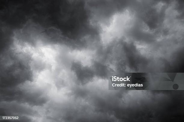 Cielo Variabile - Fotografie stock e altre immagini di Nube - Nube, Bianco e nero, Panorama di nuvole