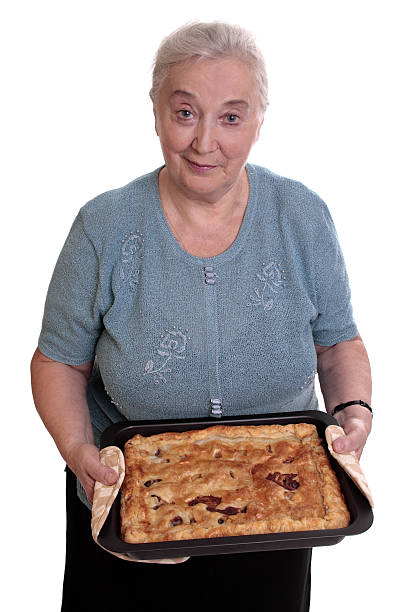 할머니 몰타식 - grandmother pie cooking baking 뉴스 사진 이미지
