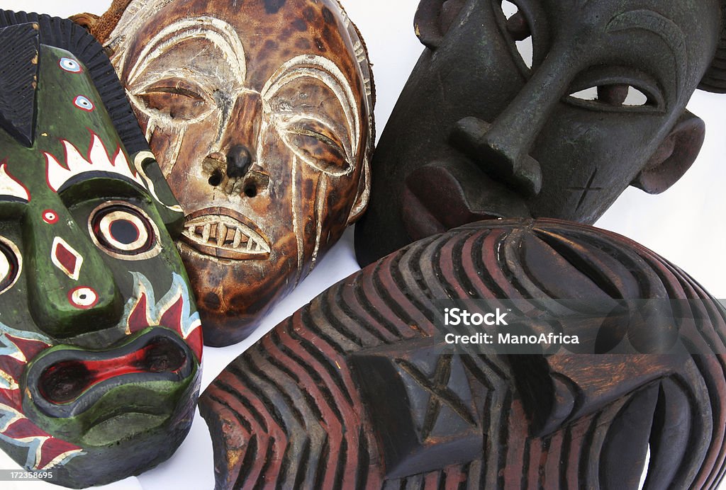 Cuatro máscaras africano - Foto de stock de Cultura africana libre de derechos