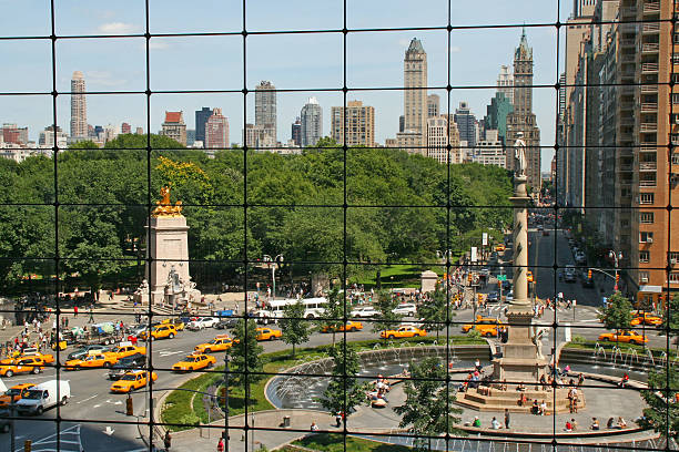 columbus circle, new york - people traveling business travel travel new york city stock-fotos und bilder