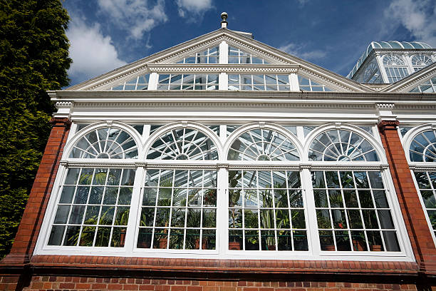 angielski cieplarnia - conservatory wolverhampton window victorian style zdjęcia i obrazy z banku zdjęć