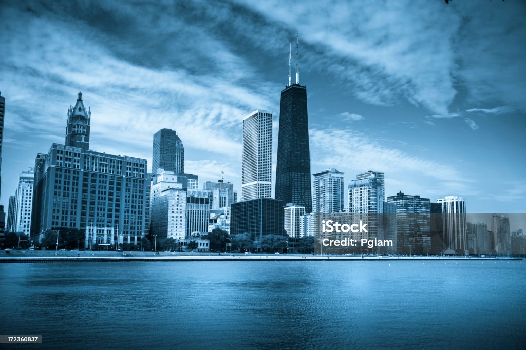 Z widokiem na panoramę Chicago, Illinois - Zbiór zdjęć royalty-free (Ameryka Północna)