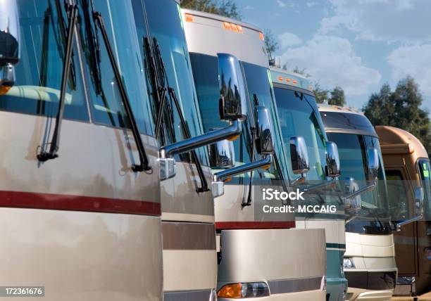 Stand De Rr - Fotografias de stock e mais imagens de Caravana - Caravana, Luxo, Stand de Carros