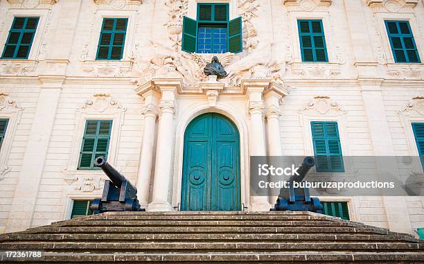 Photo libre de droit de Système De Sécurité À La Maison banque d'images et plus d'images libres de droit de Architecture - Architecture, Armement, Buste - Statue