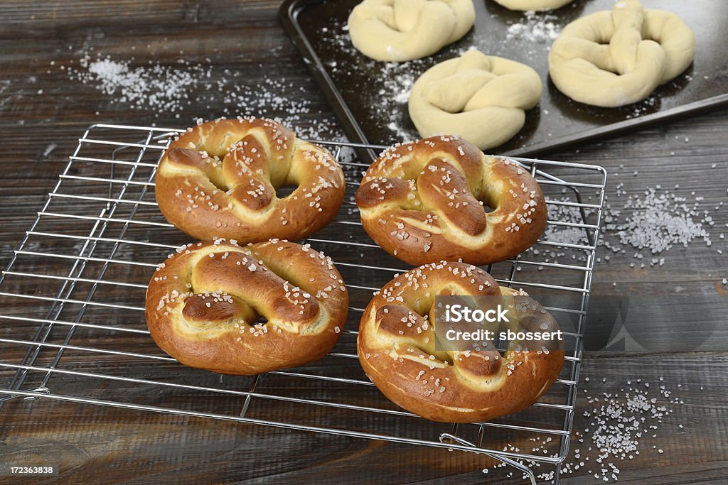 Caseras Pretzels suave - Foto de stock de Pretzel libre de derechos