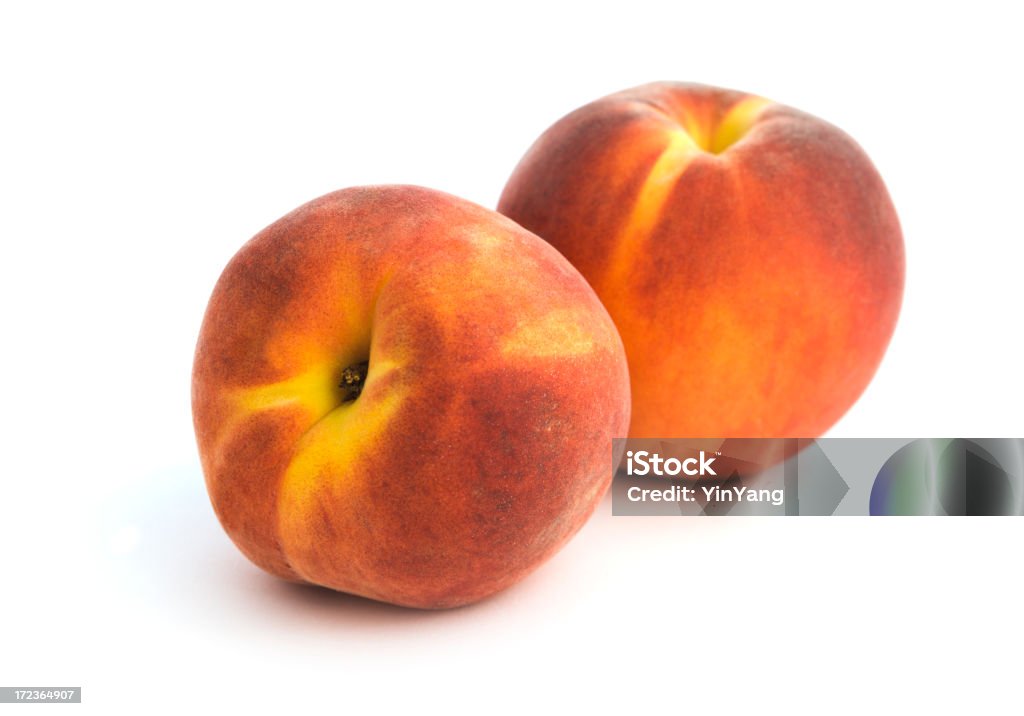Dos duraznos, frutas frescas, abertura aislado sobre fondo blanco - Foto de stock de Alimento libre de derechos