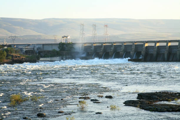 istock The Dalles Dam Oregon Close-Up 172365087