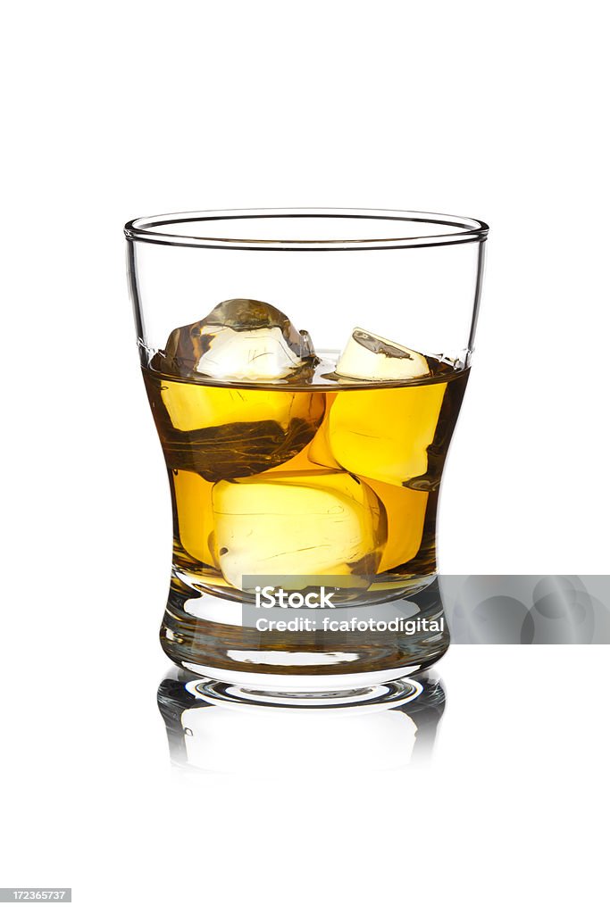 Whisky avec glaçons - Photo de Alcool libre de droits