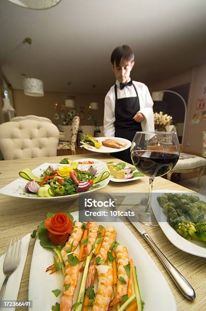 Photo libre de droit de Dîner Avec Vin Rouge banque d'images et plus d'images libres de droit de A la mode - A la mode, Aliment, Aliments et boissons