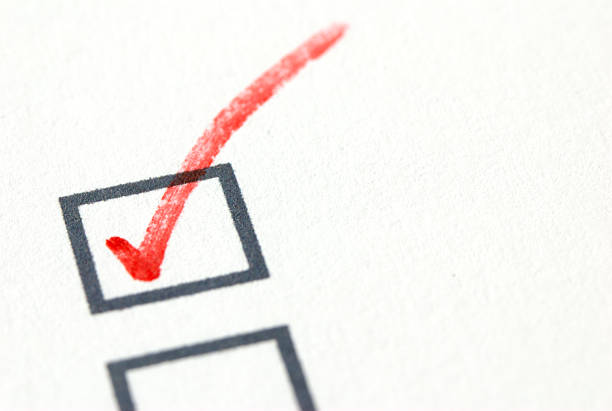 rosso segno di spunta - checkbox voting ballot choice exam foto e immagini stock