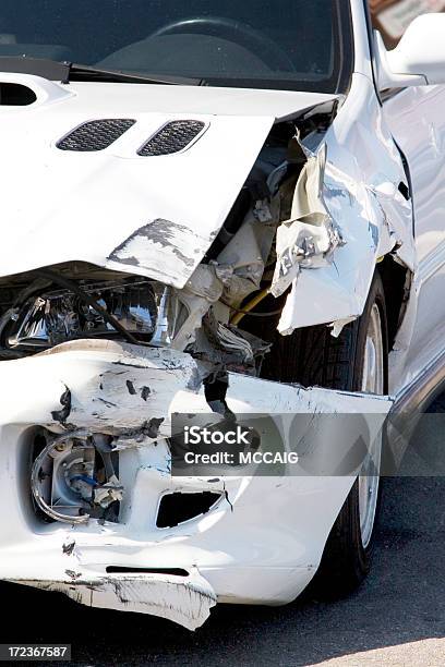 Car Поломка — стоковые фотографии и другие картинки Автокатастрофа - Автокатастрофа, Автомобиль, Авторемонтная мастерская