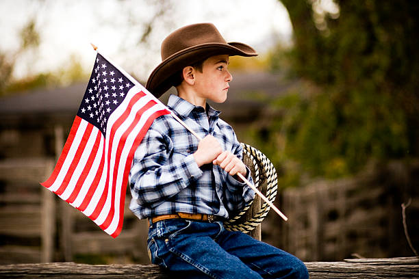 american retrato - parade flag child patriotism - fotografias e filmes do acervo