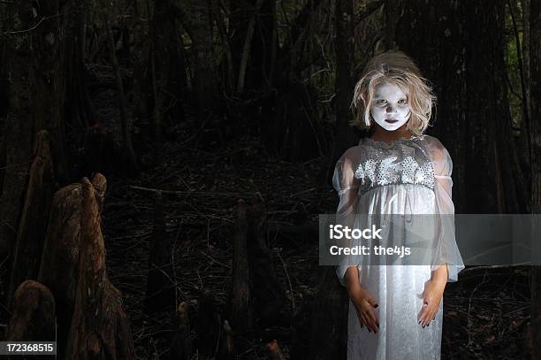 El Littlest Ghoul 1 Foto de stock y más banco de imágenes de Embrujado - Embrujado, Niño, Fantasma