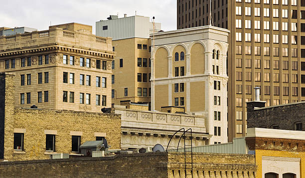 skyline da cidade de winnipeg. - urban scene canada city winnipeg imagens e fotografias de stock