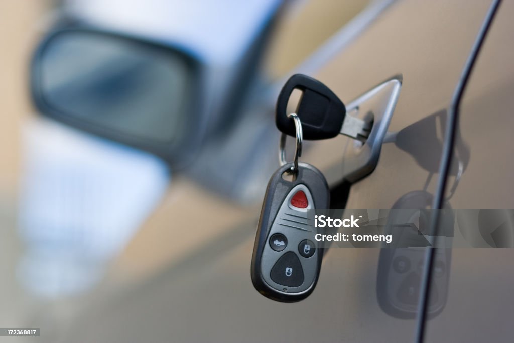 Chave de Carro remoto e na porta de prata automóvel - Foto de stock de Chave royalty-free